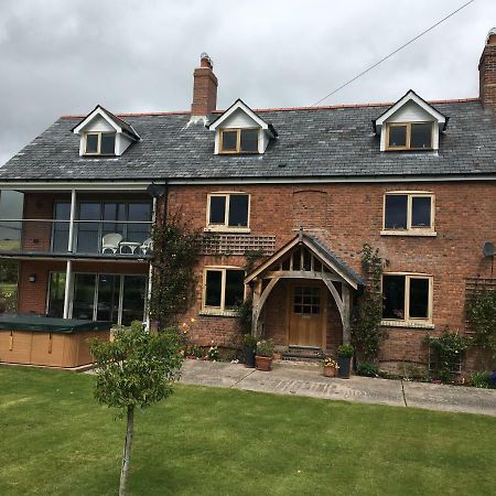 ニュータウン Rhyd Lydan Bed & Breakfast エクステリア 写真