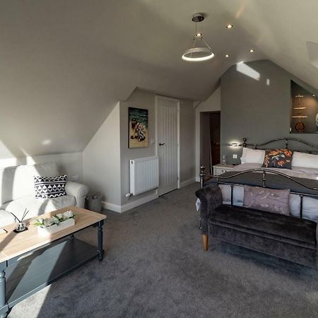 ニュータウン Rhyd Lydan Bed & Breakfast エクステリア 写真