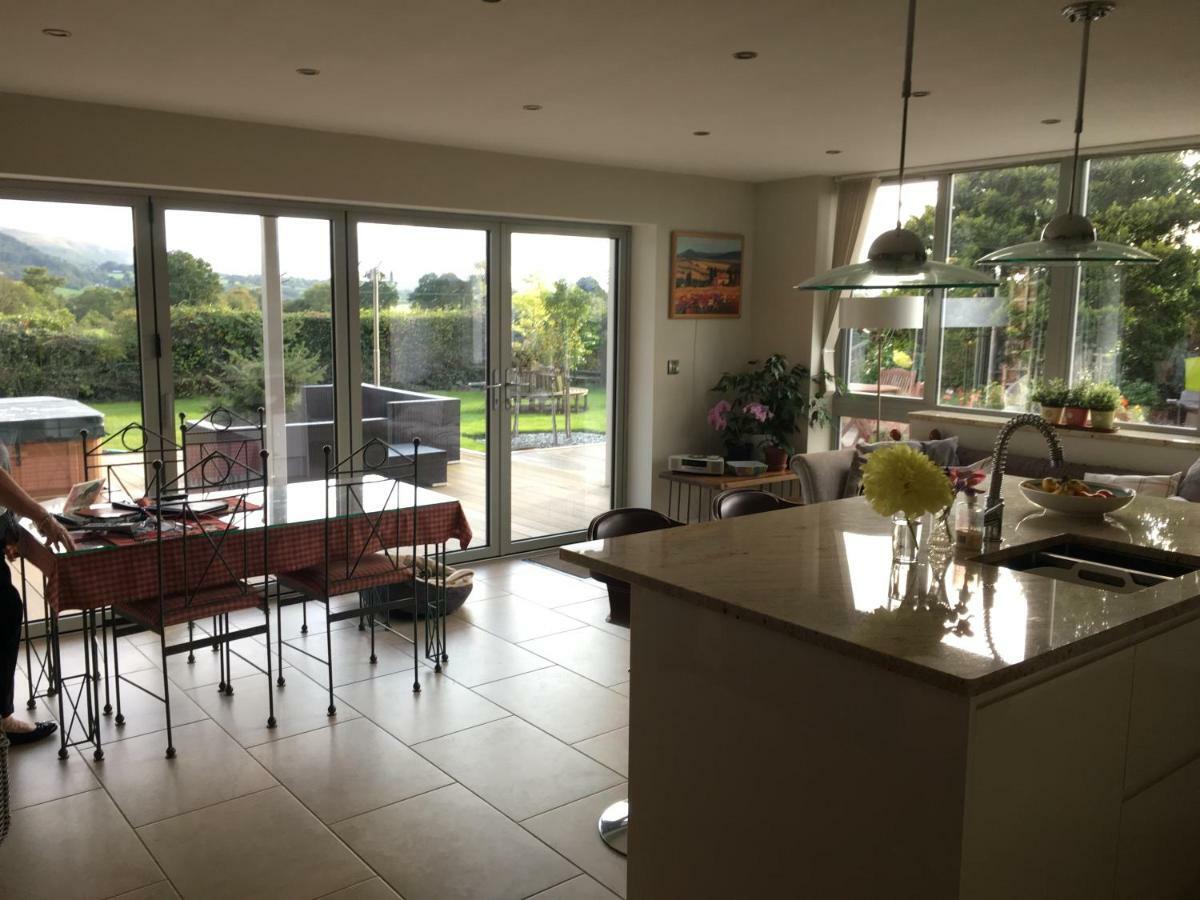 ニュータウン Rhyd Lydan Bed & Breakfast エクステリア 写真