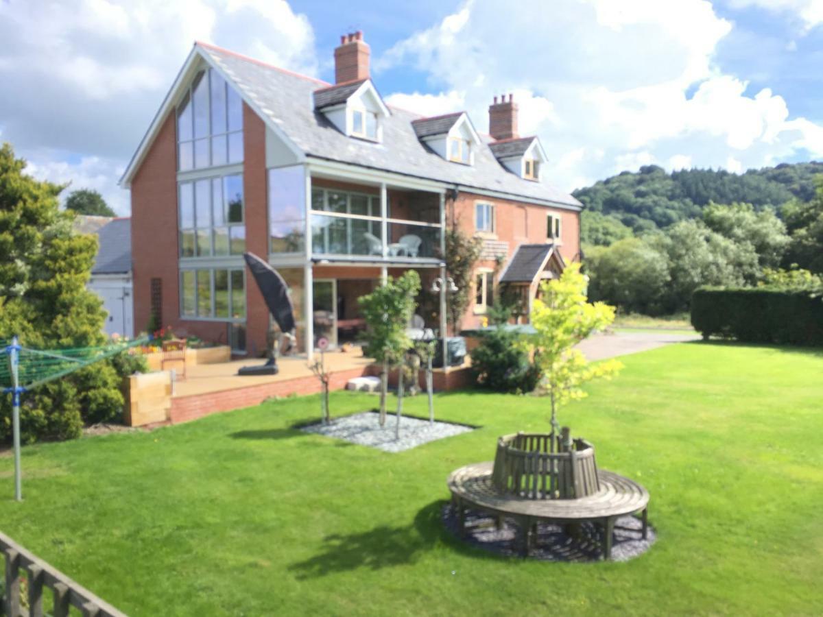 ニュータウン Rhyd Lydan Bed & Breakfast エクステリア 写真