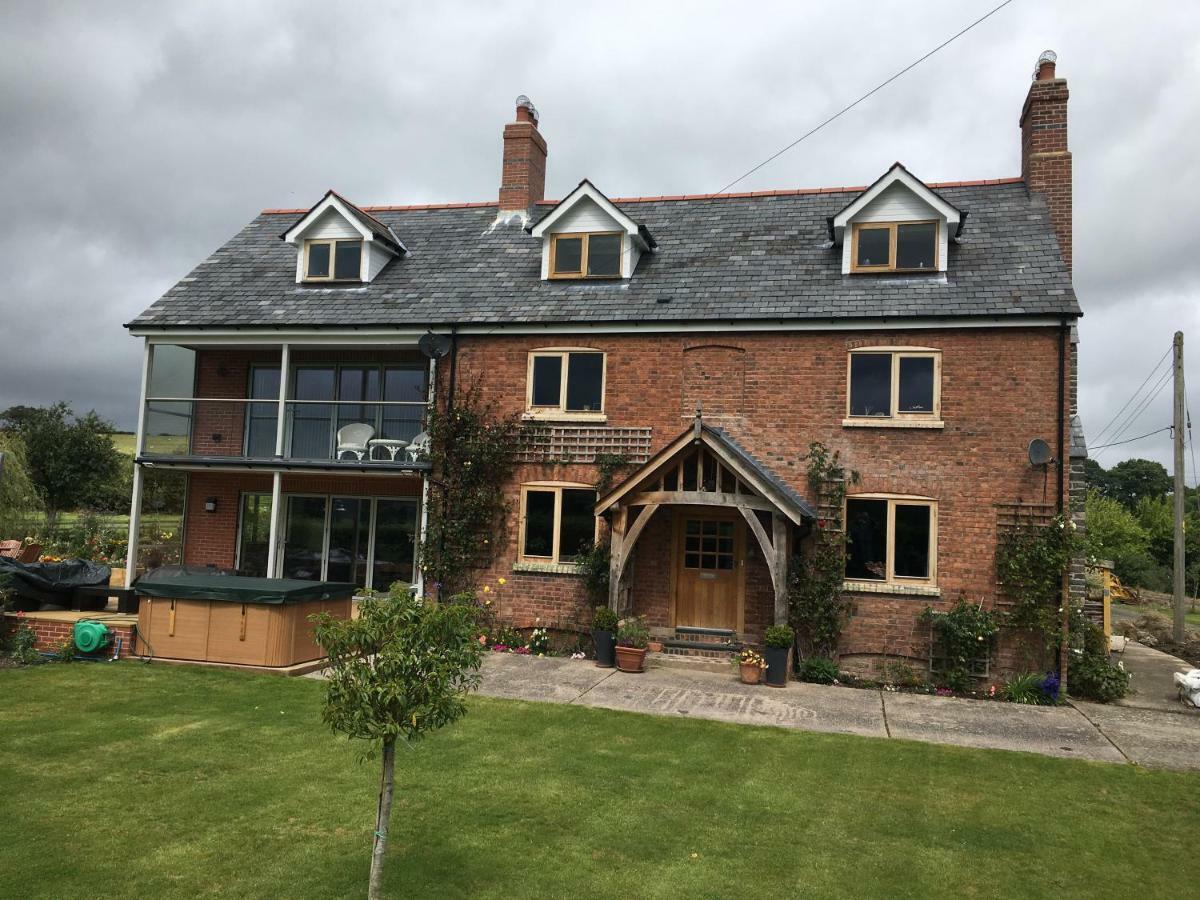 ニュータウン Rhyd Lydan Bed & Breakfast エクステリア 写真