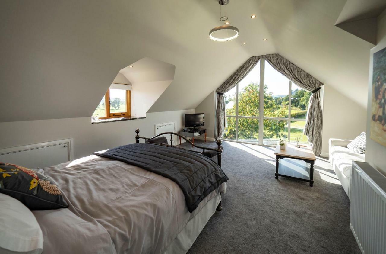ニュータウン Rhyd Lydan Bed & Breakfast エクステリア 写真