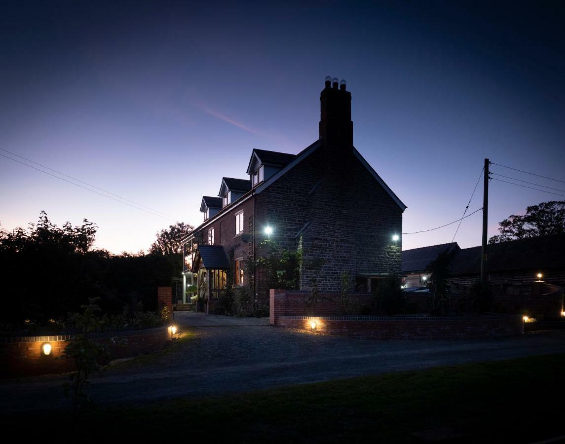 ニュータウン Rhyd Lydan Bed & Breakfast エクステリア 写真