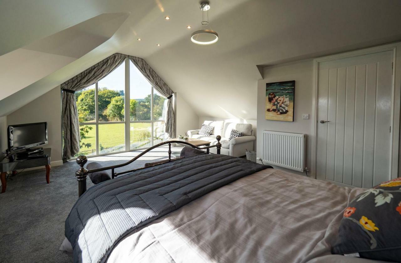 ニュータウン Rhyd Lydan Bed & Breakfast エクステリア 写真