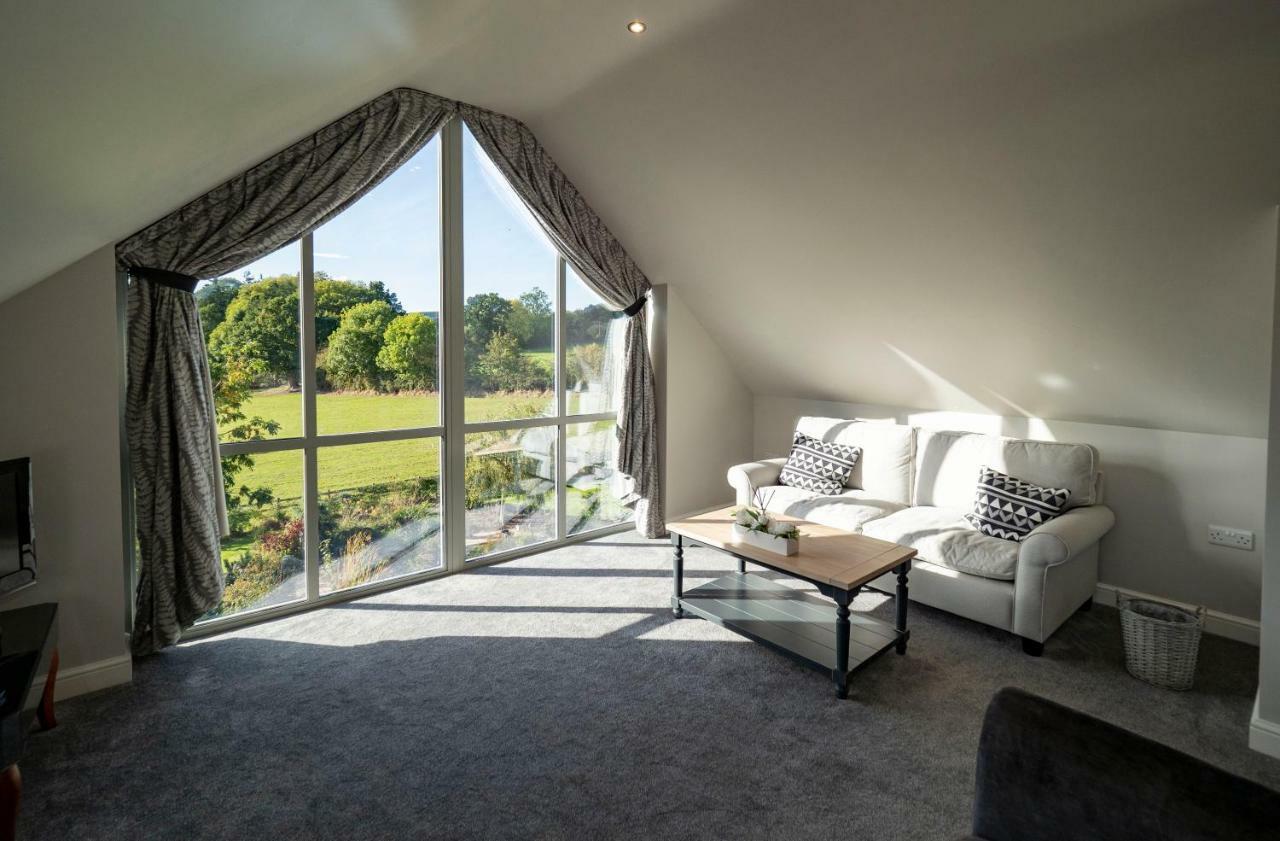 ニュータウン Rhyd Lydan Bed & Breakfast エクステリア 写真